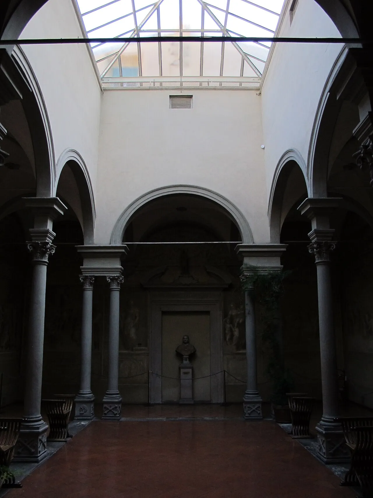 Chiostro dello Scalzo