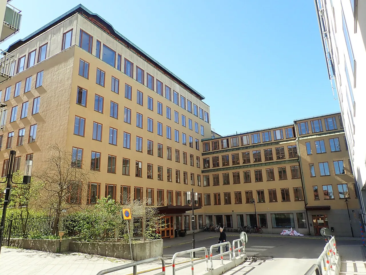Saturnus 18, Stockholm
