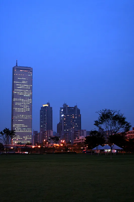 63 Square (63 Building)