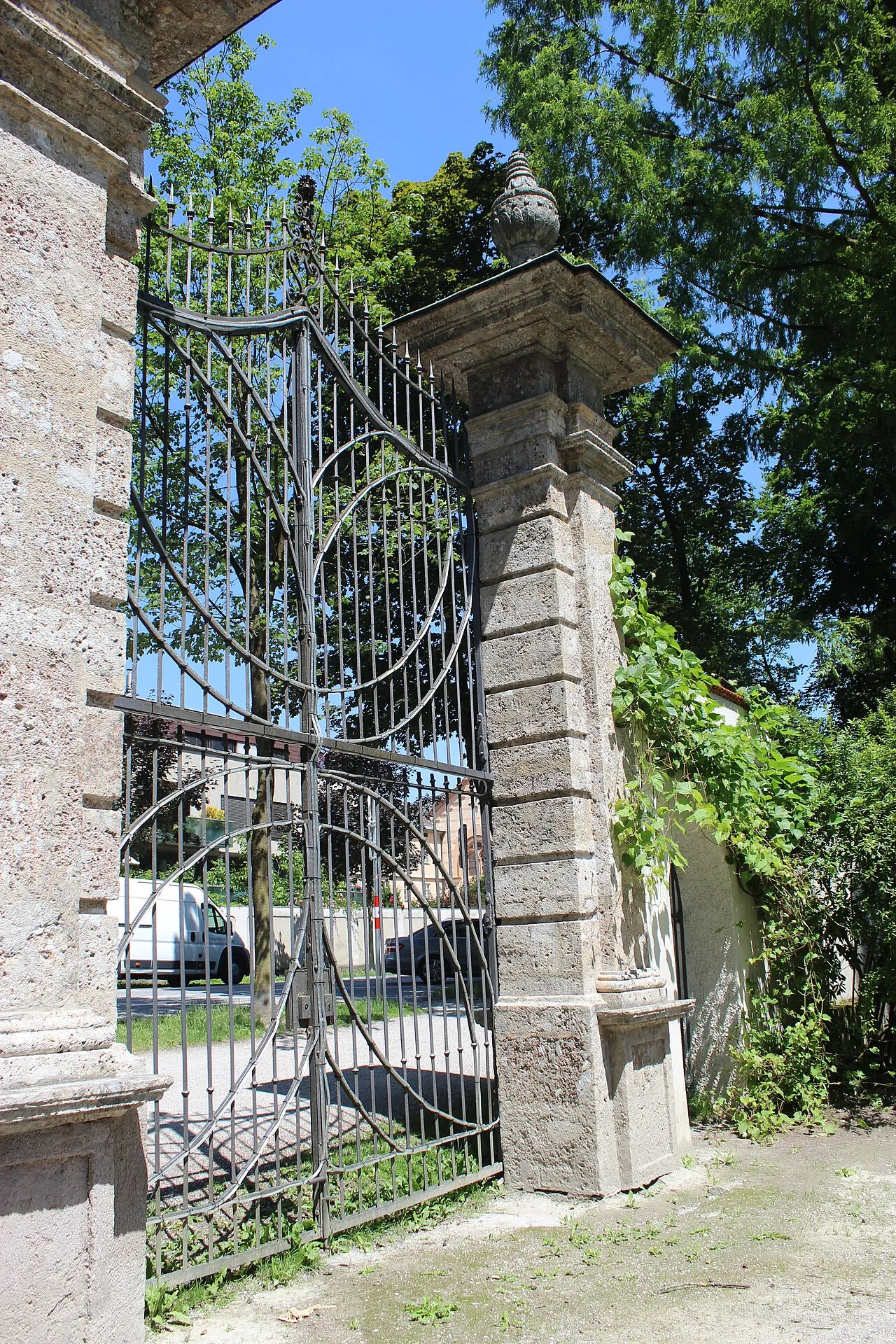 Court Garden