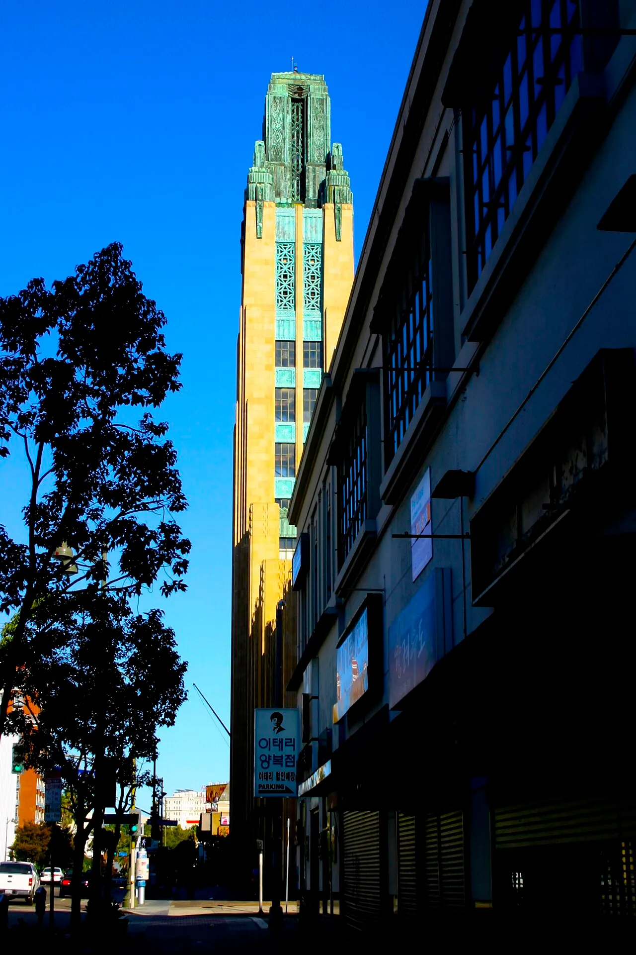 Bullocks Wilshire