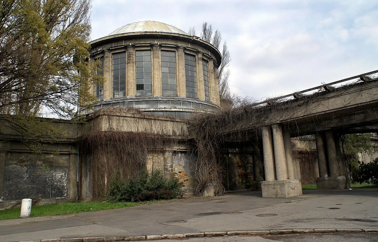 Pavilion of Four Domes