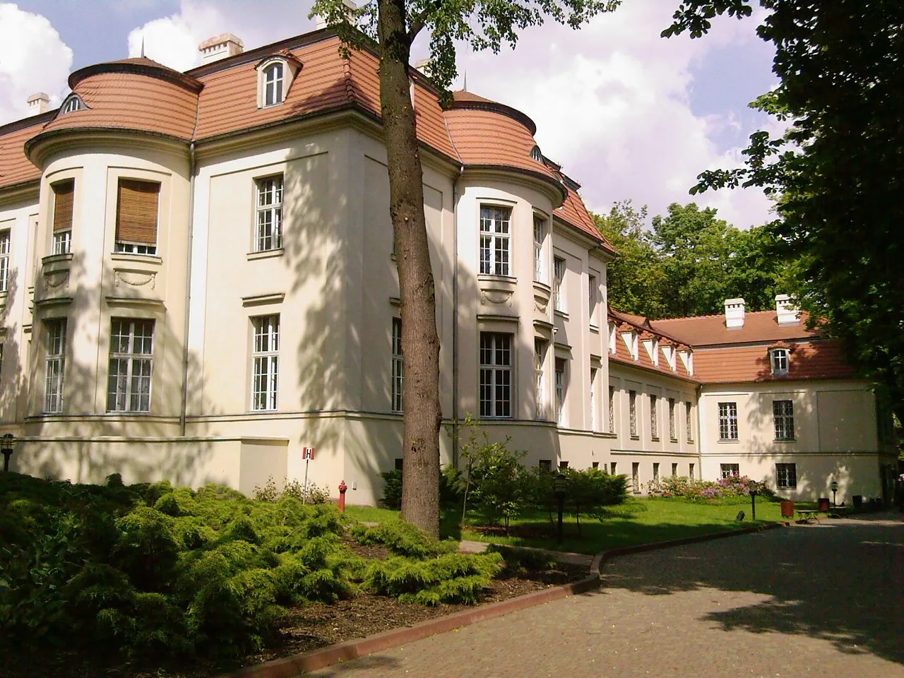 Alfred Biedermann Palace