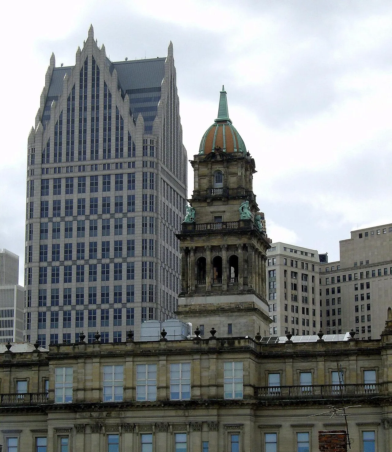 One Detroit Center