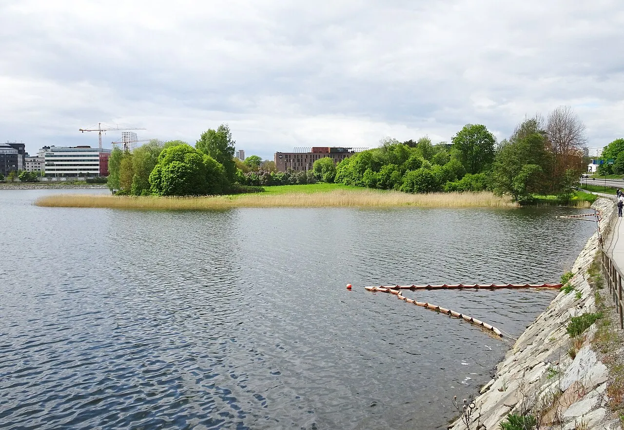 Karlshäll, Solna