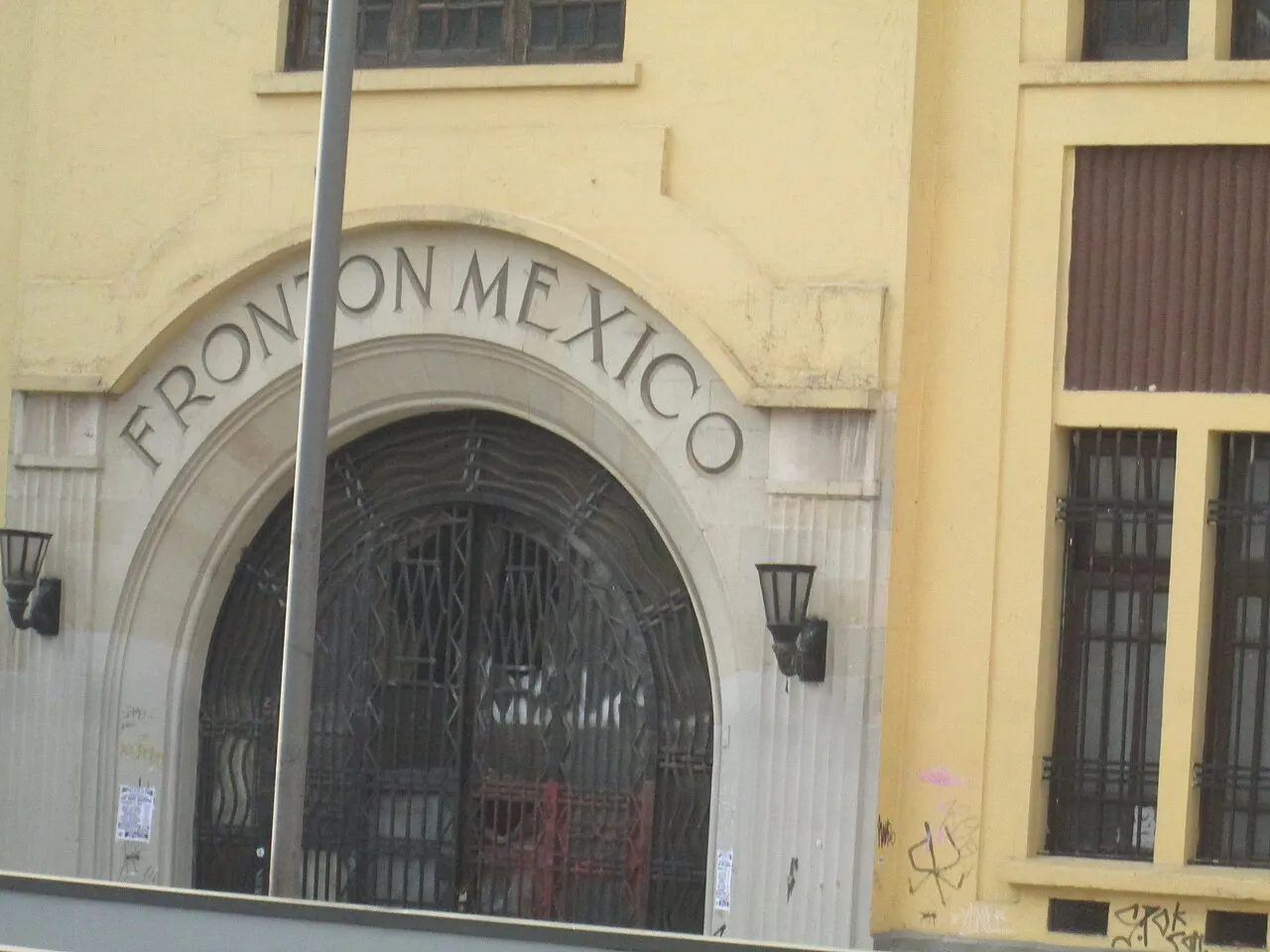 Frontón México