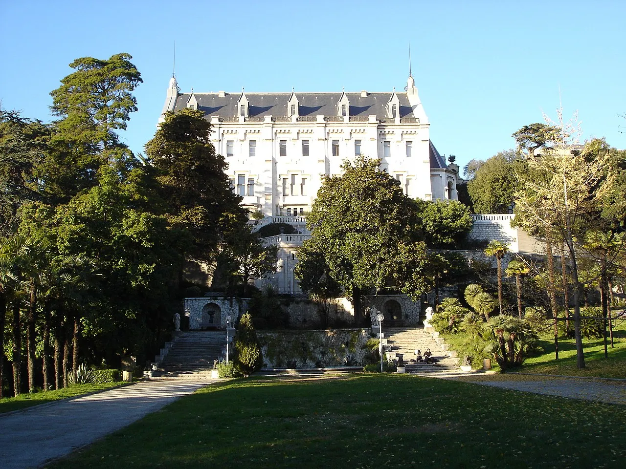 Université Nice Sophia-Antipolis