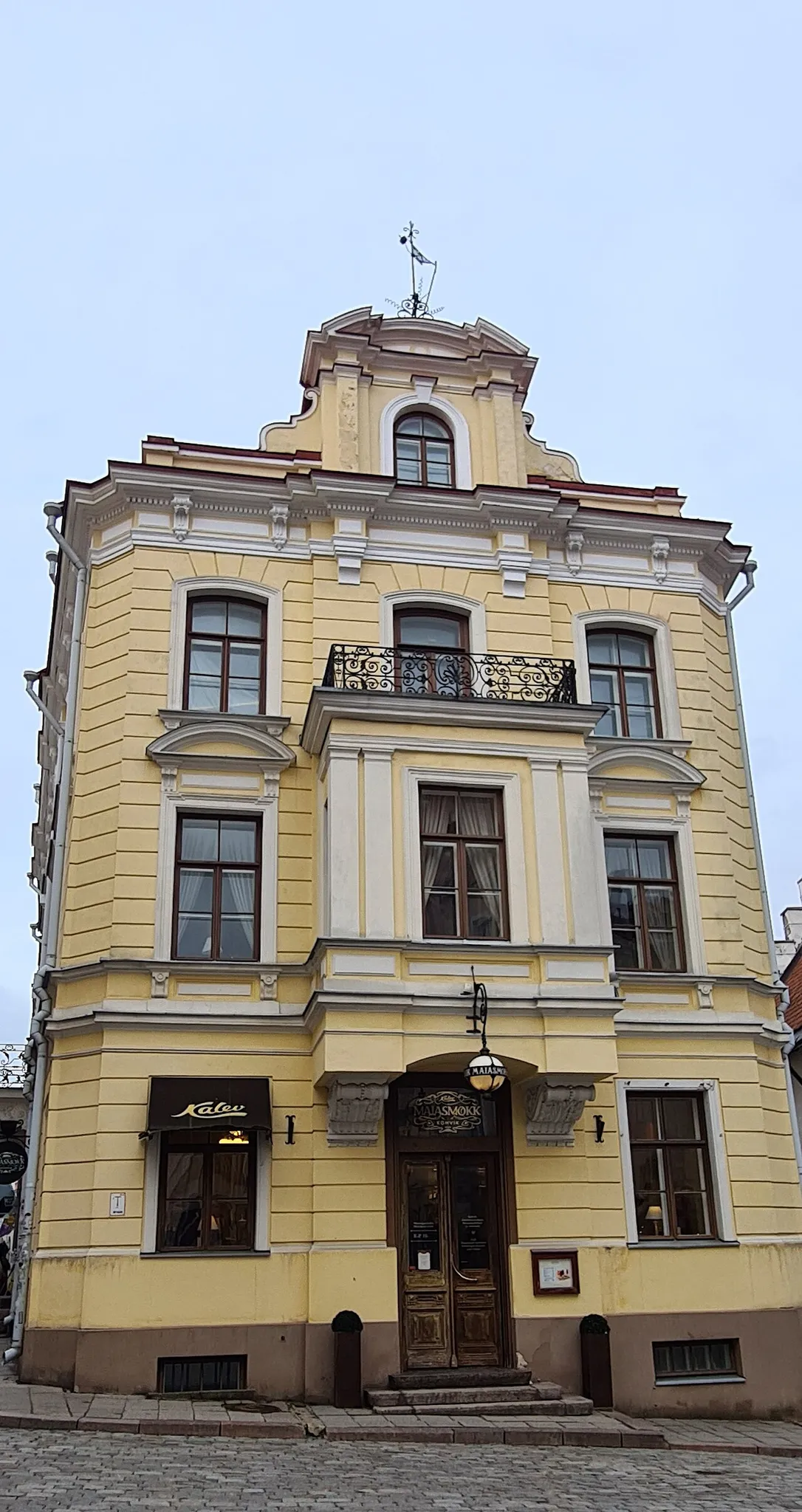 Maiasmokk Café