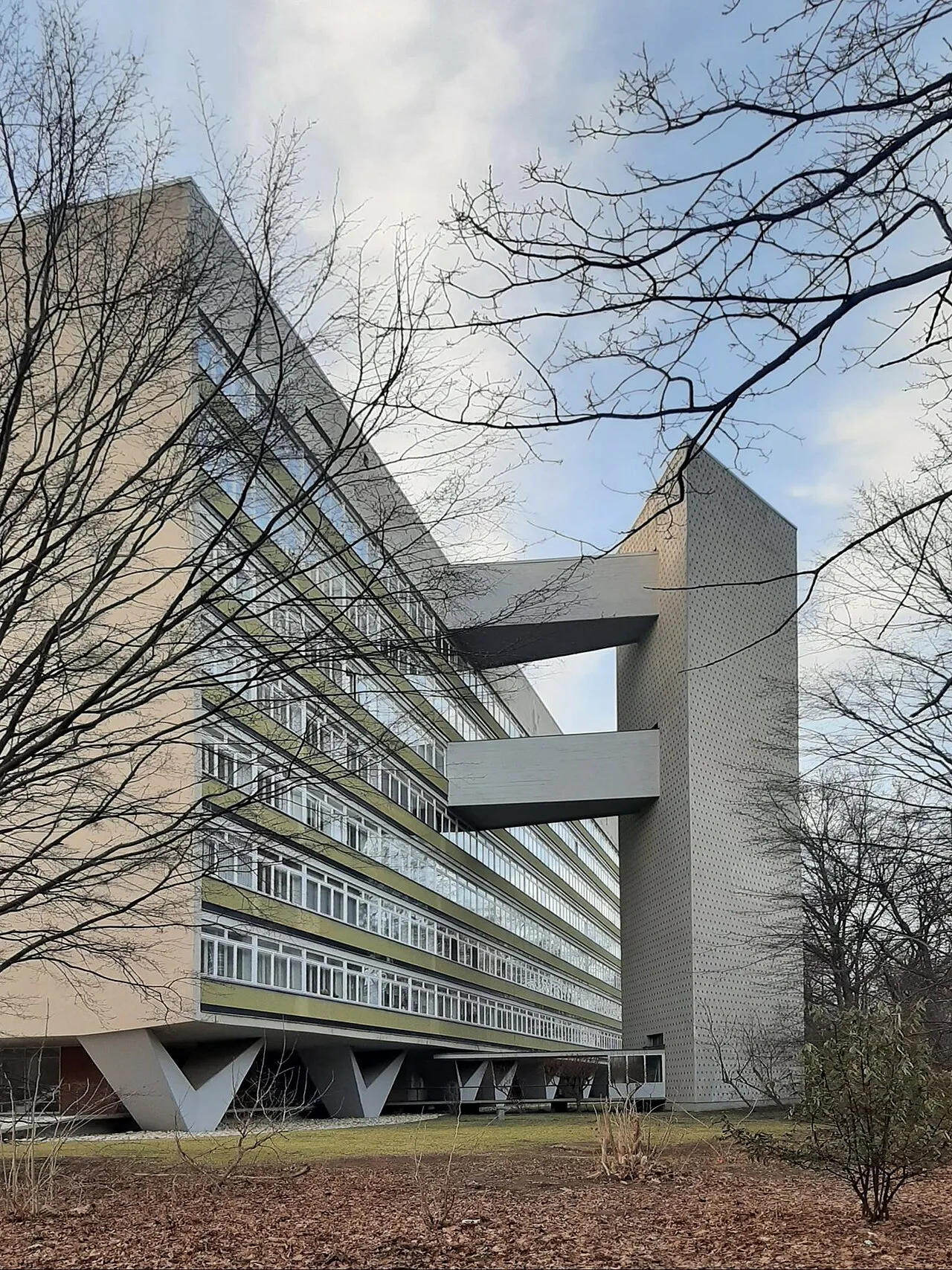 Oscar Niemeyer Apartment House Berlin