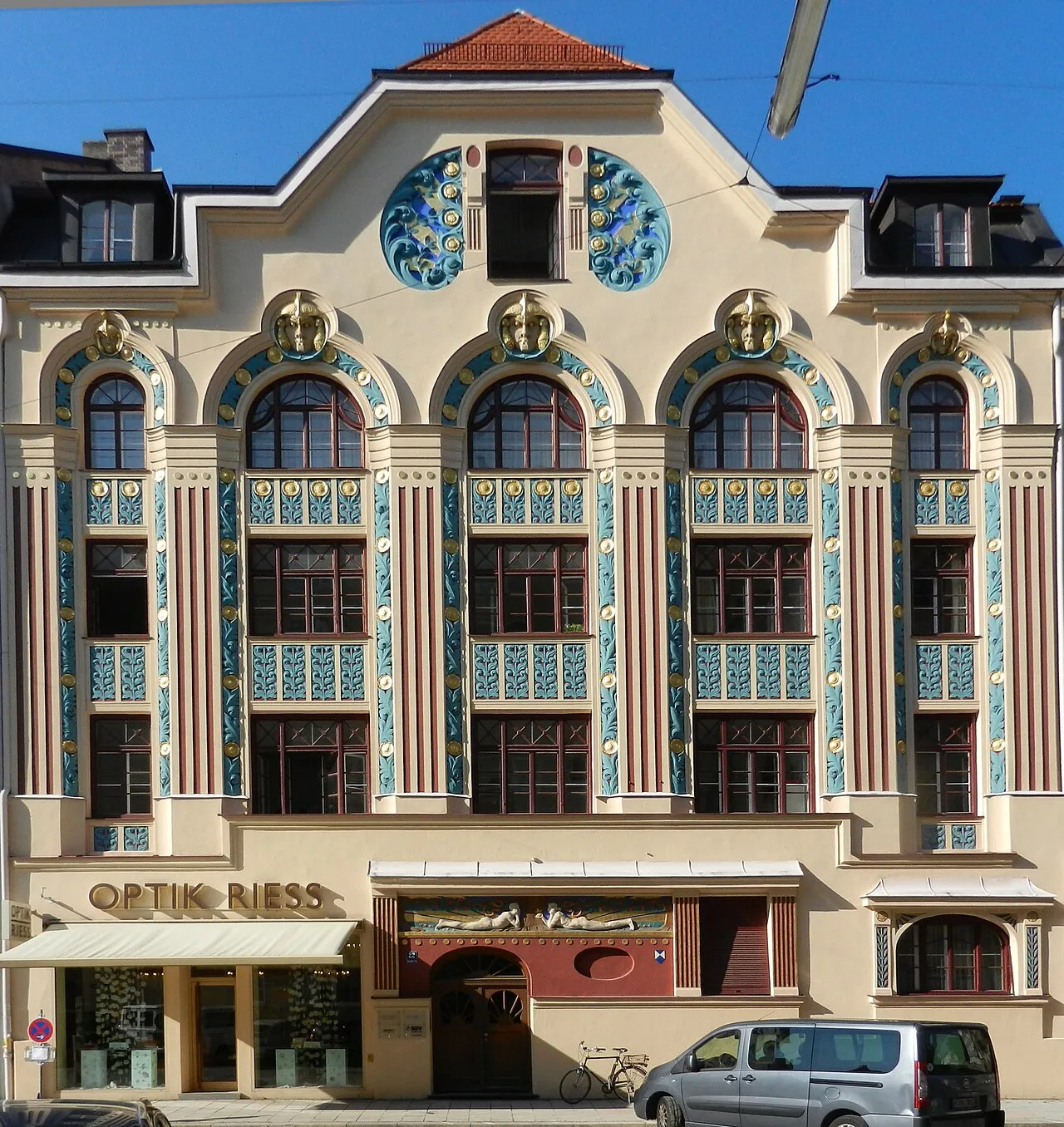 Ainmillerstraße 22