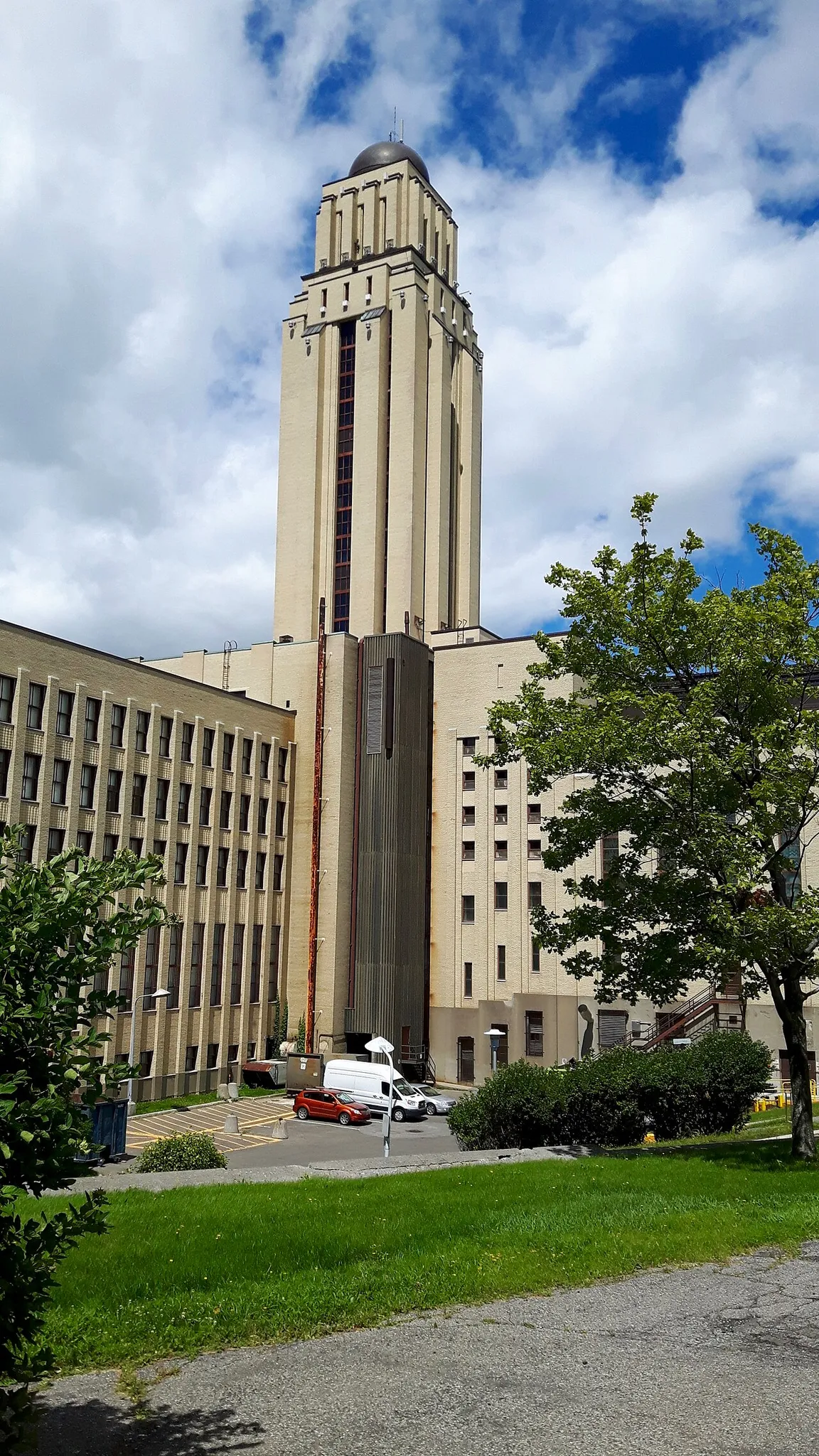 Universite de Montreal - Pavillon Roger-Gaudry