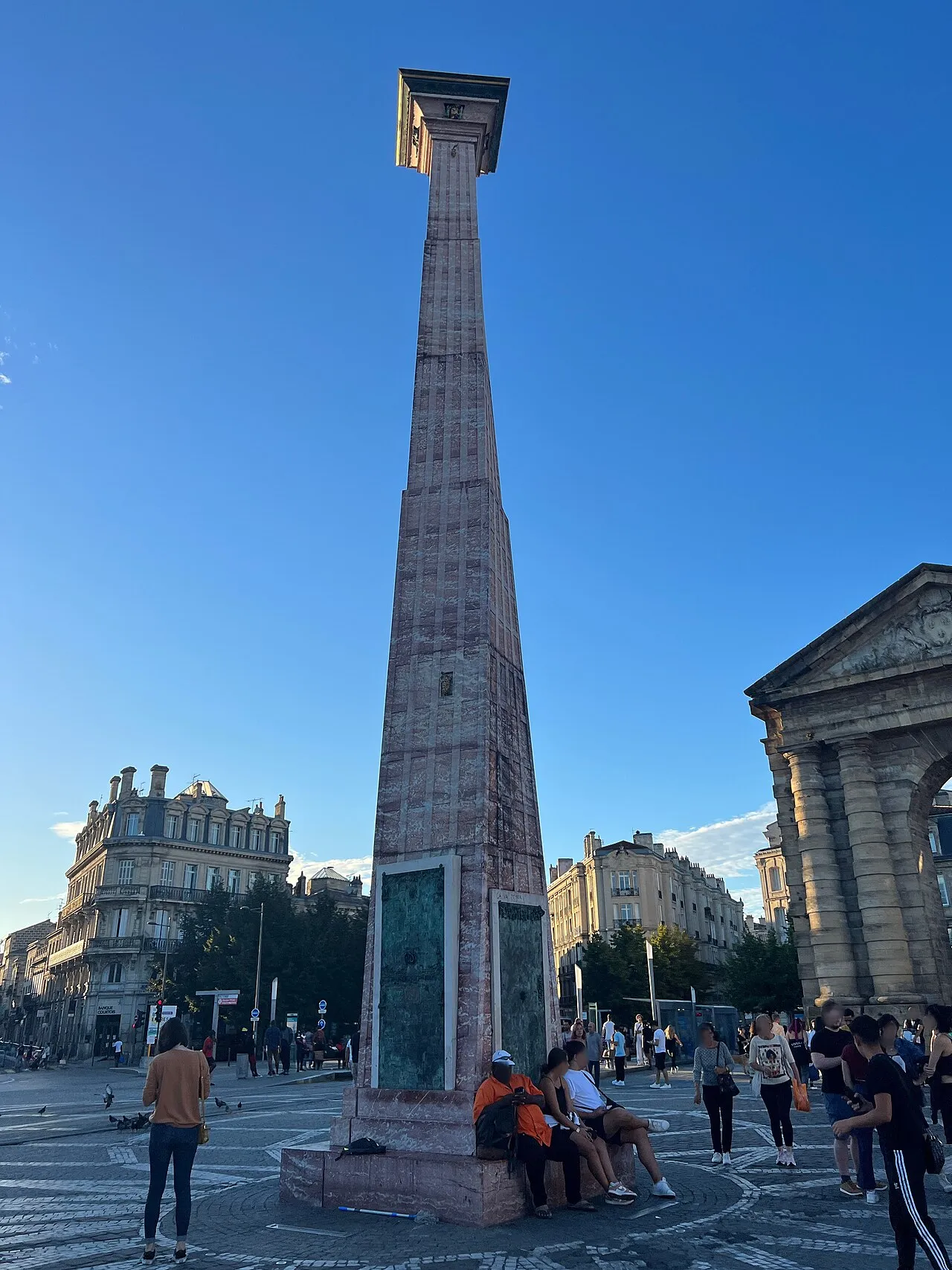 Colonne de la Victoire et Tortues — Place de la Victoire