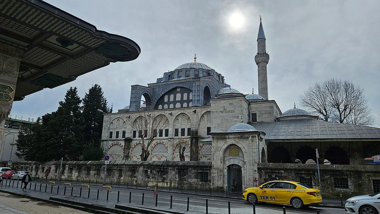 Kılıç Ali Paşa Camii