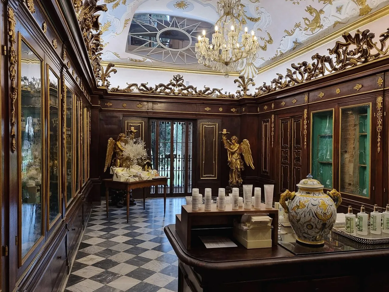 Officina Profumo-Farmaceutica di Santa Maria Novella