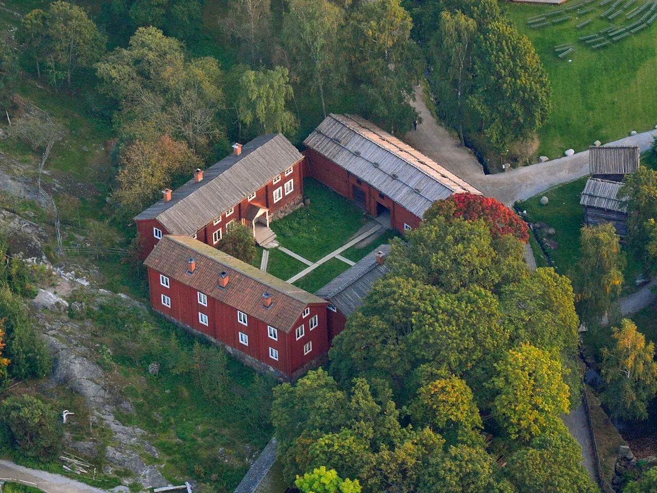 Edsängsstugan, Delsbogården