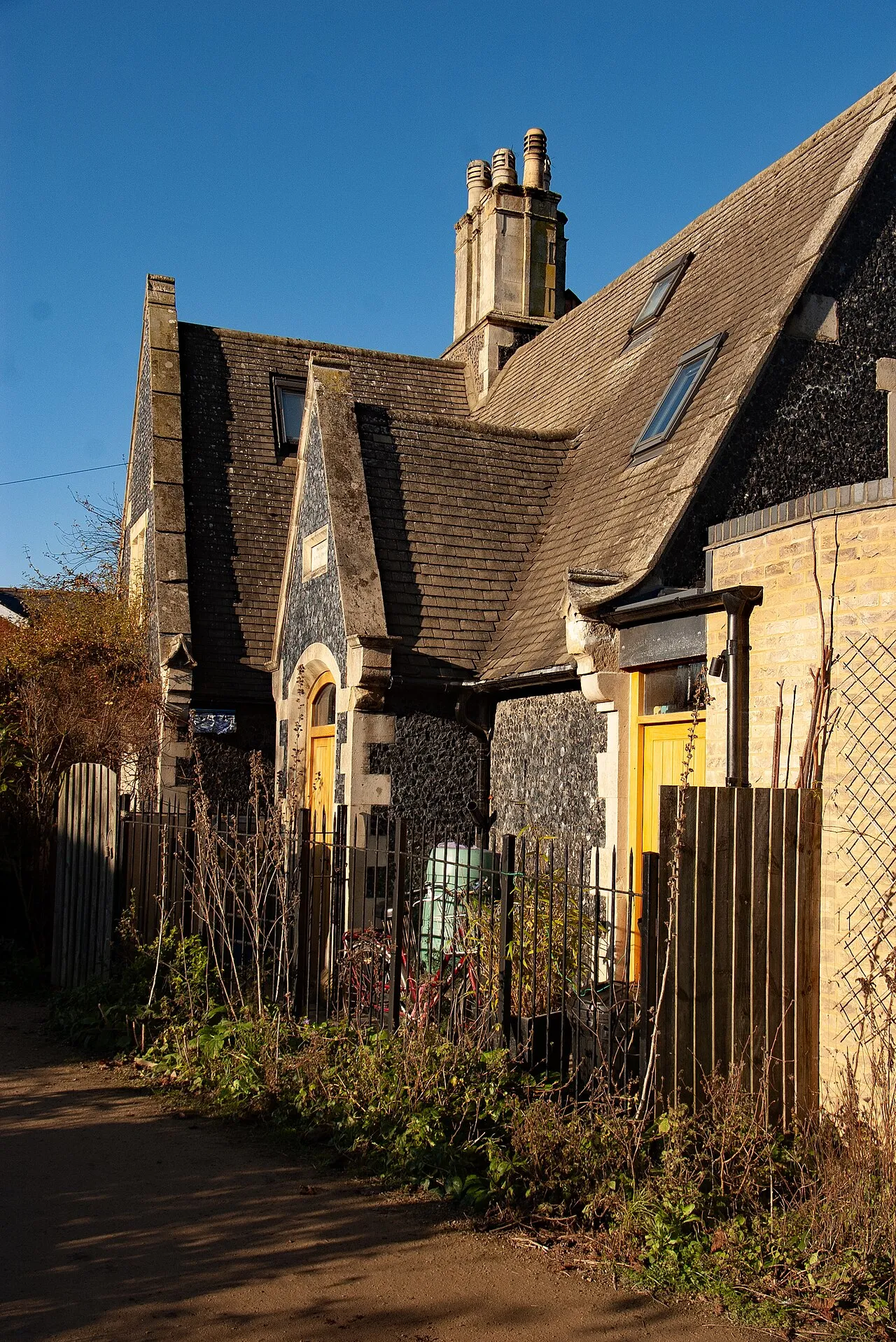 Mill Road Cemetery