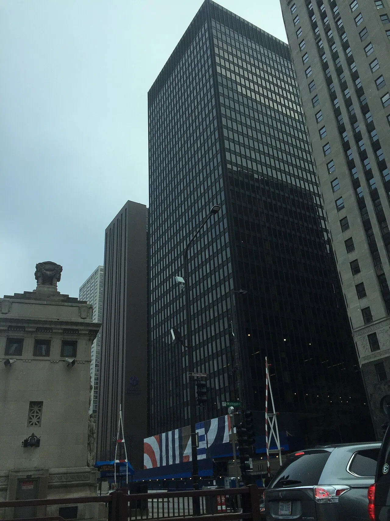 One Illinois Center