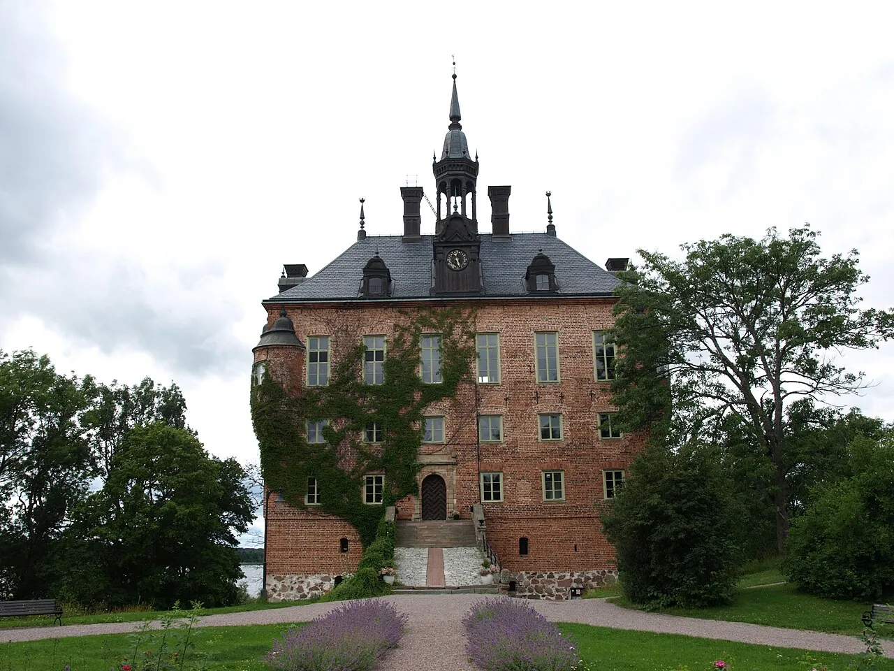 Vik Castle