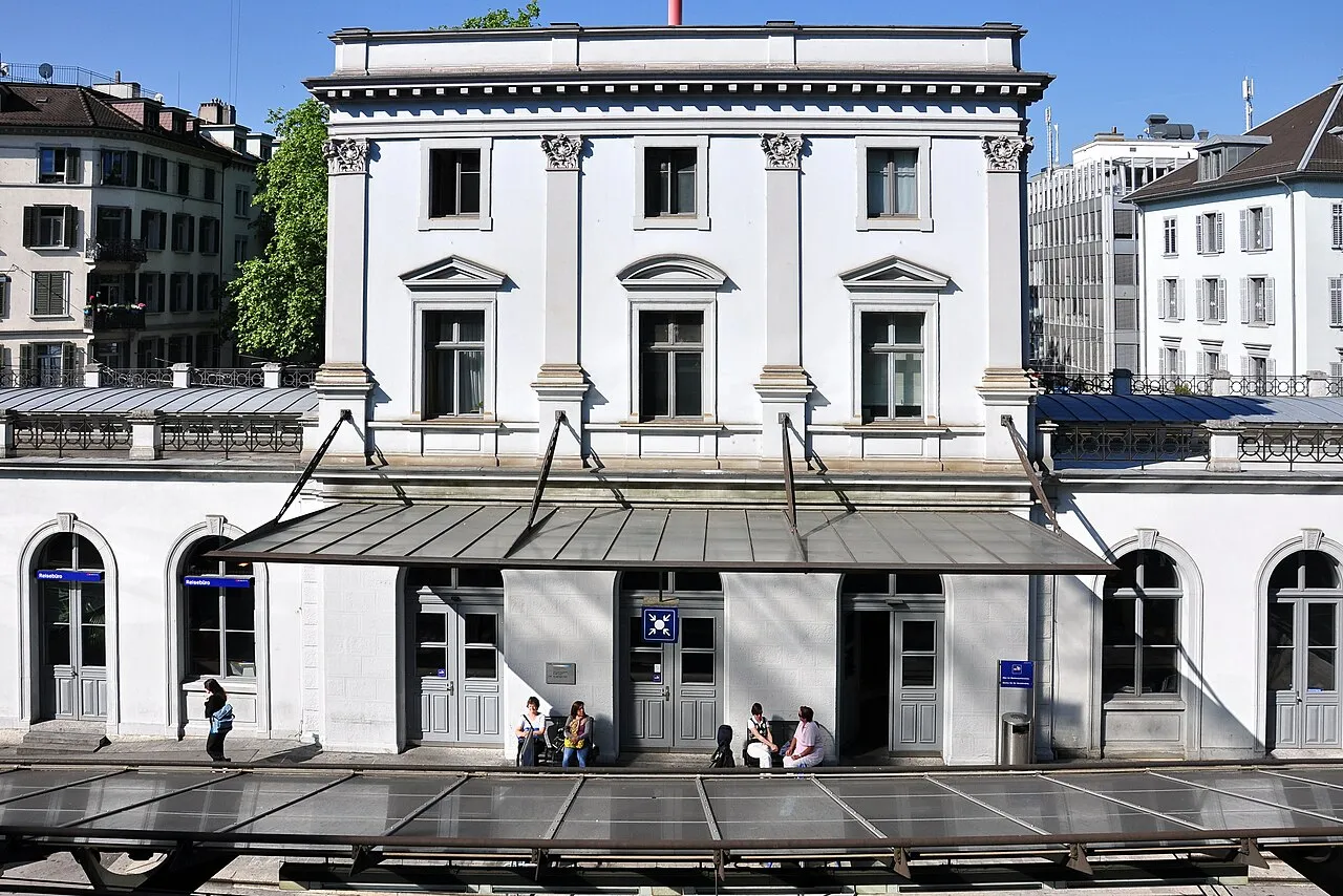 Bahnhof Zürich Stadelhofen