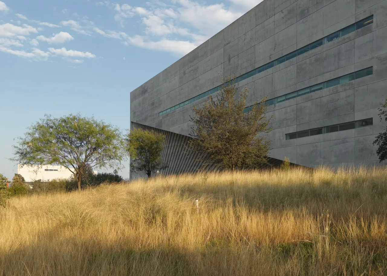 Centro Roberto Garza Sada