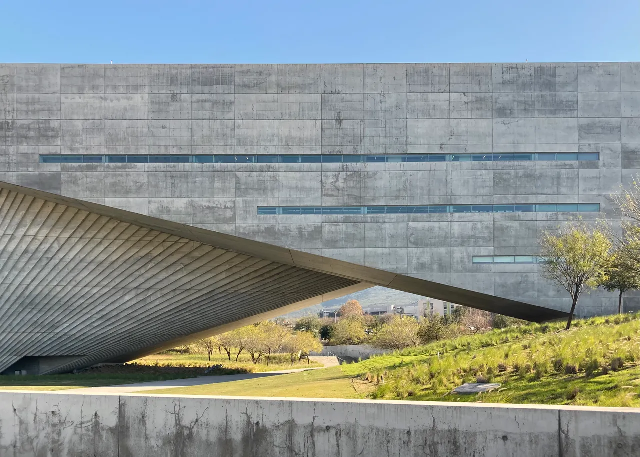 Centro Roberto Garza Sada