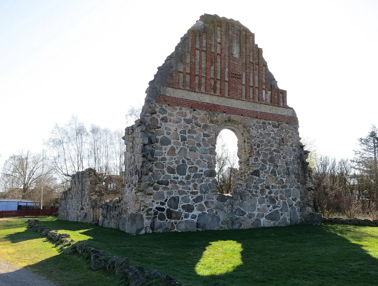 Sankta Gertruds kyrkoruin (Vä)