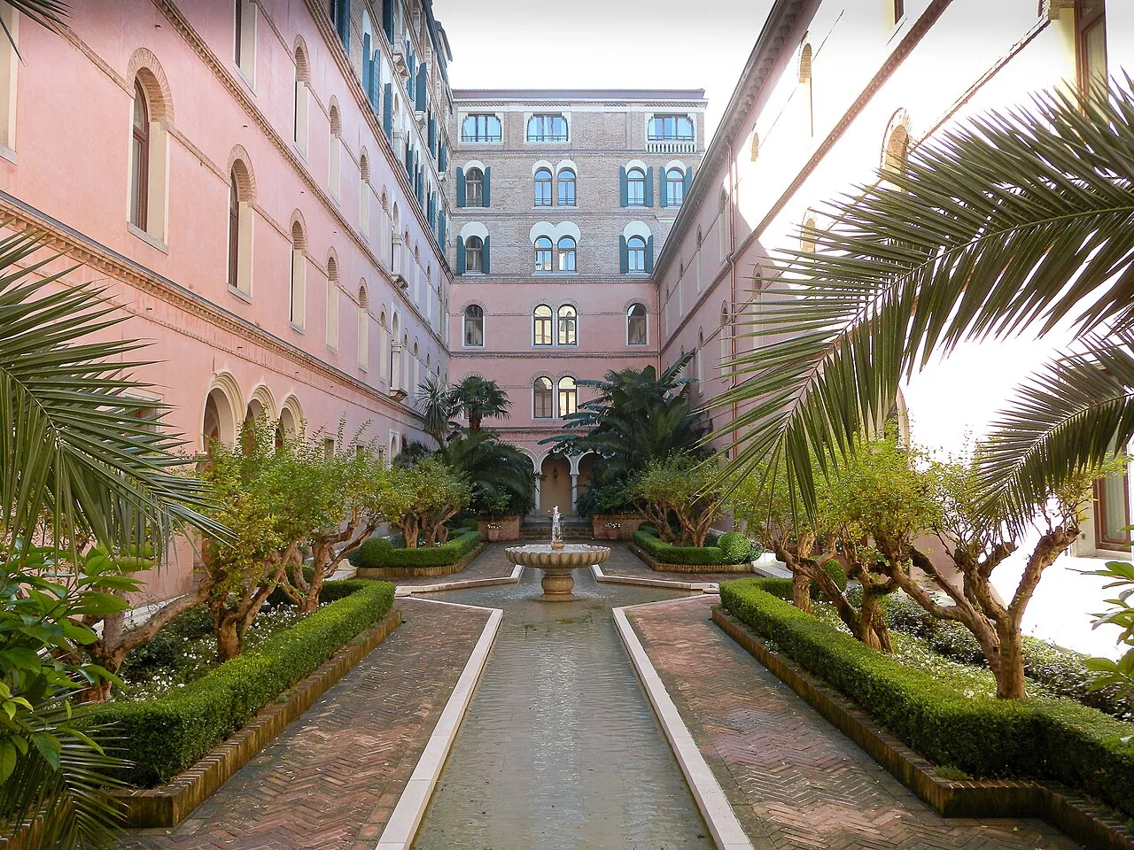 Hotel Excelsior
