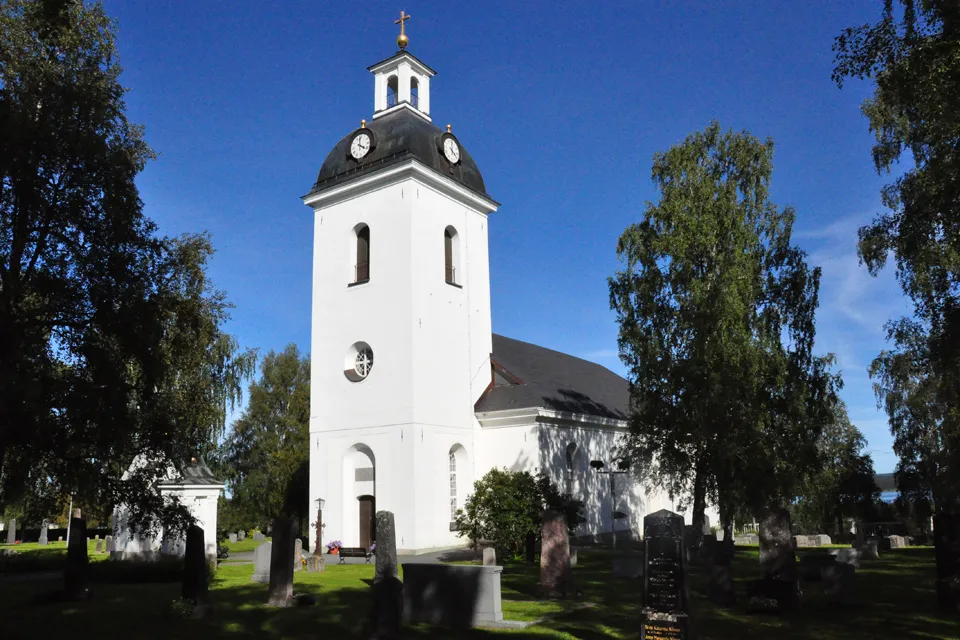Stenrelief vid Lockne kyrka