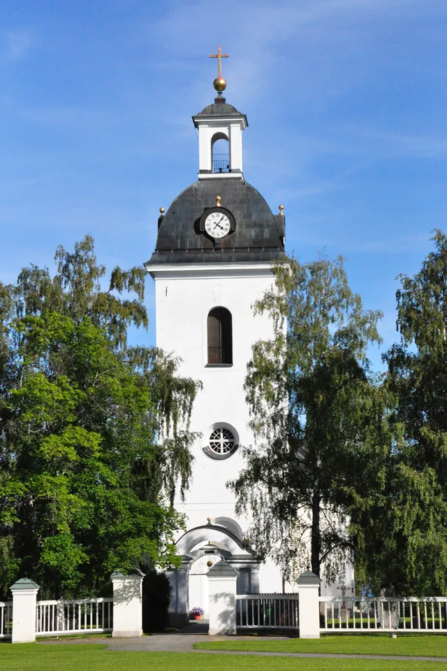 Stenrelief vid Lockne kyrka