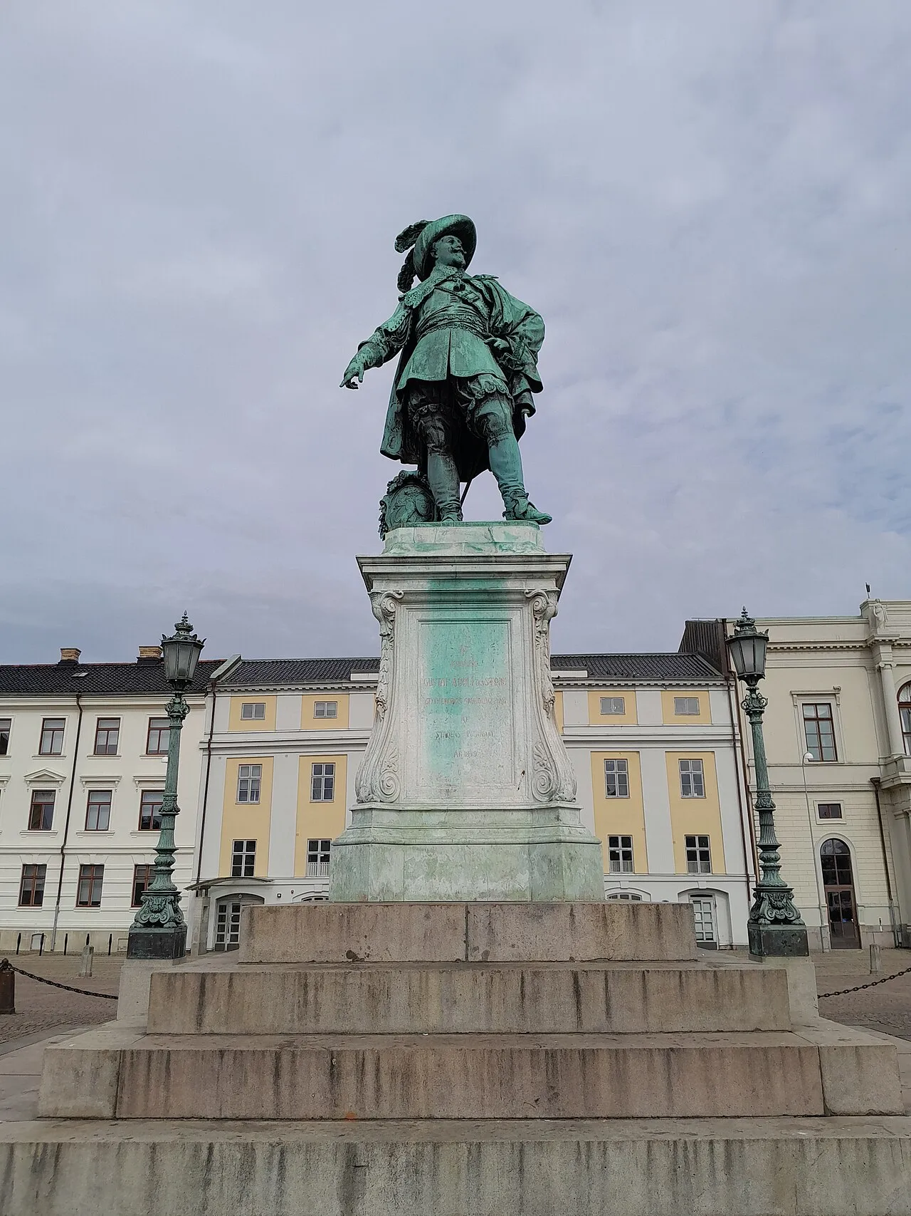 statue of Gustaaf II Adolf