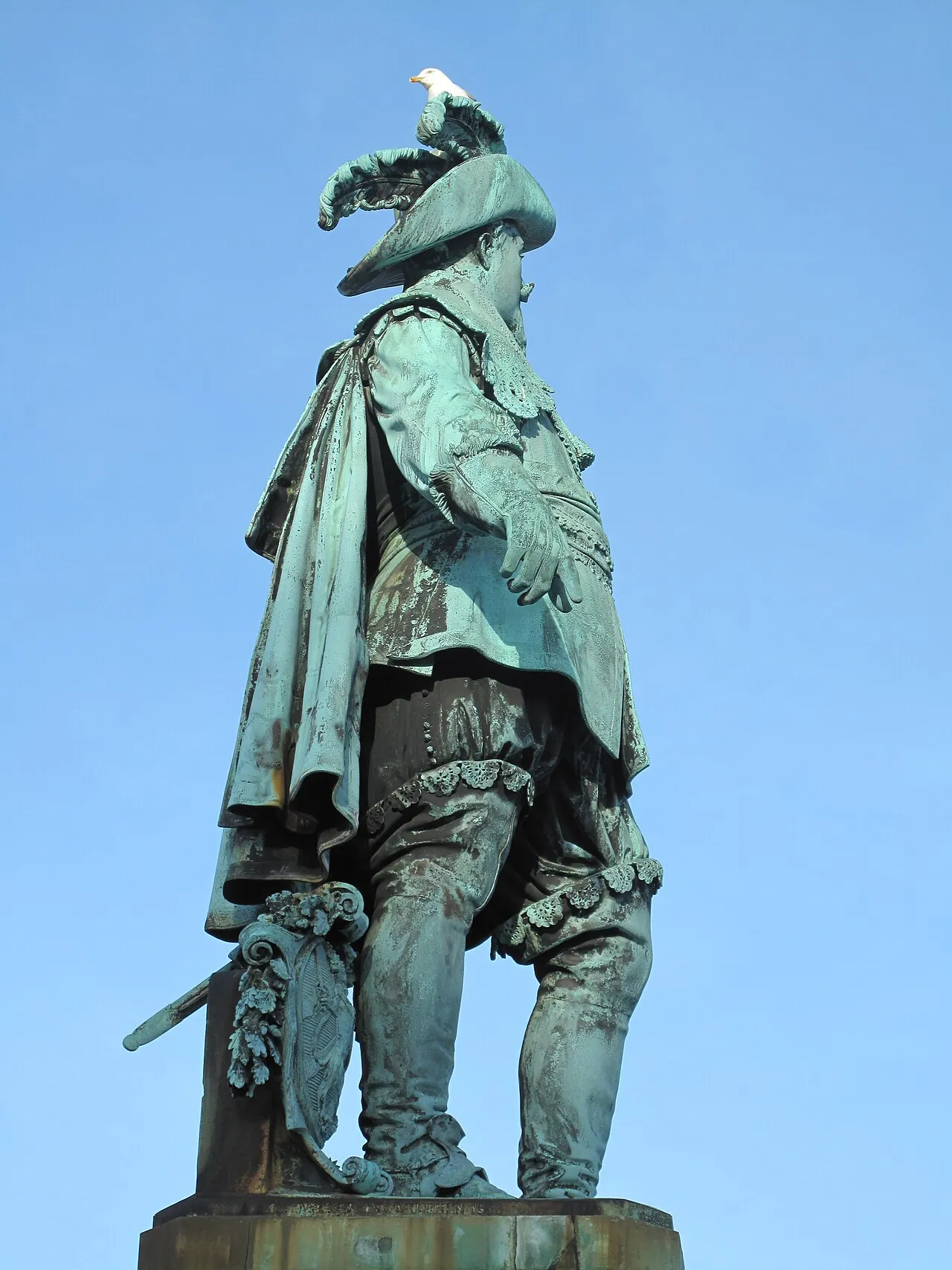statue of Gustaaf II Adolf