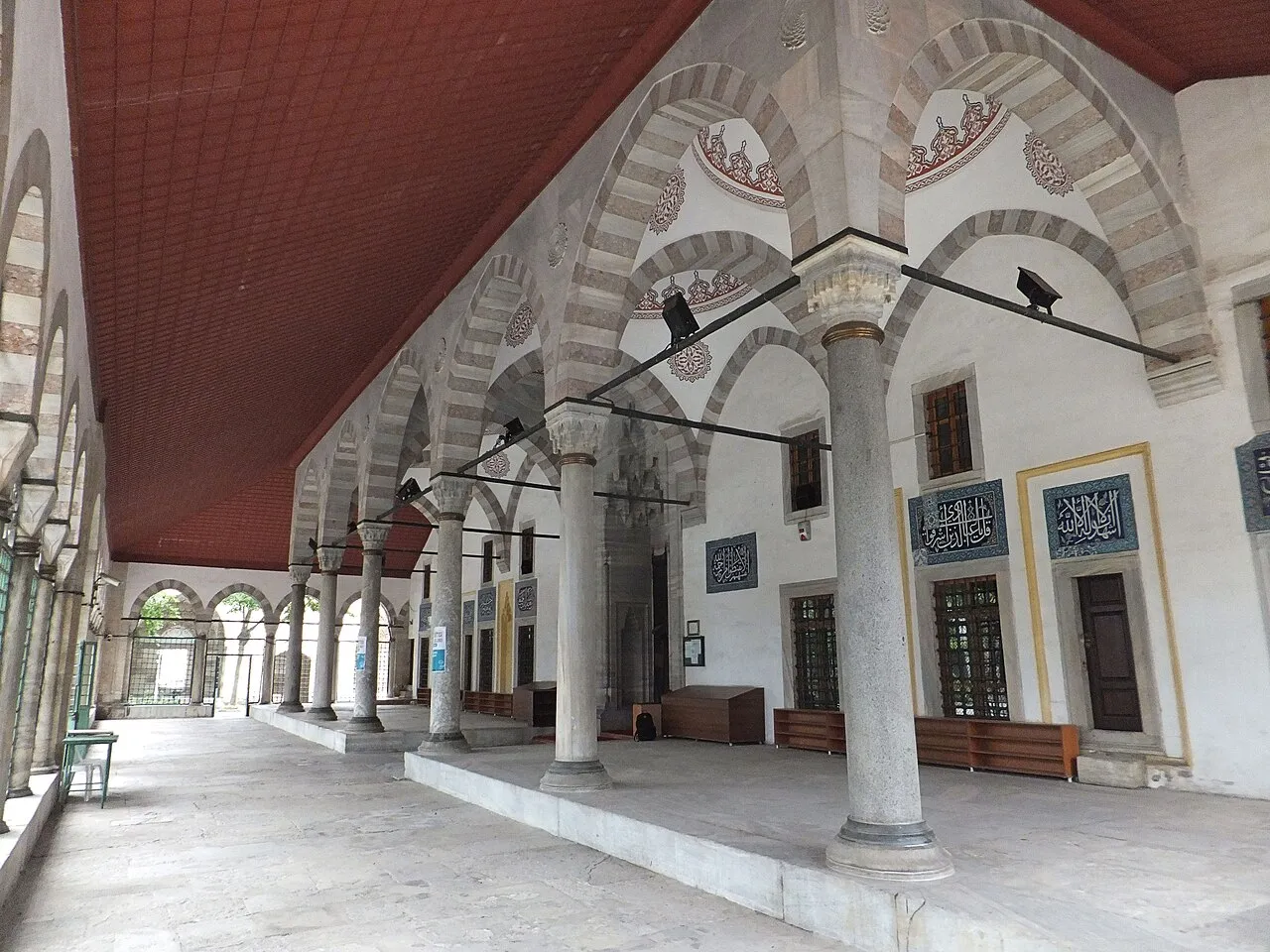 Atik Valide Camii