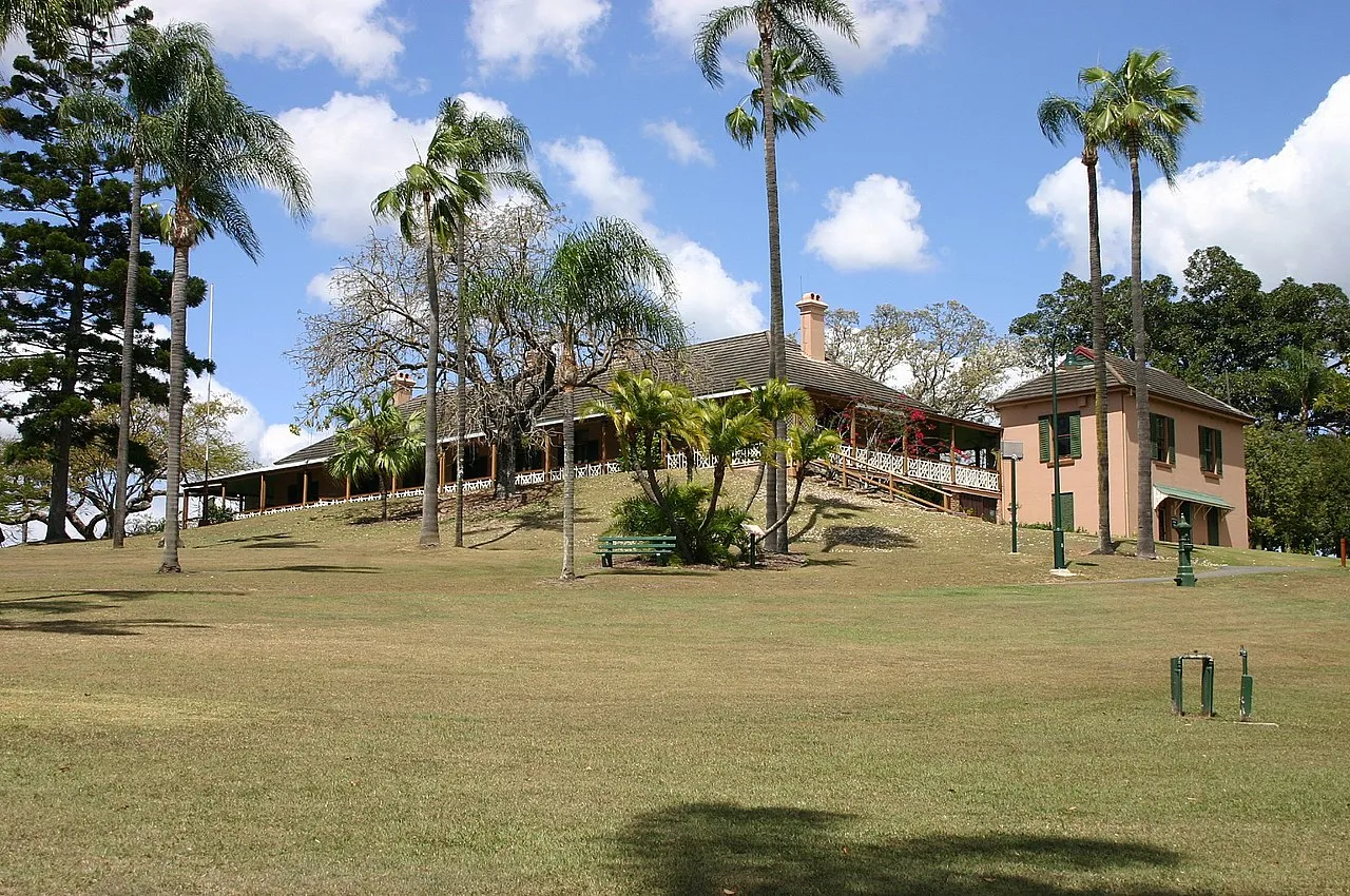 Newstead House