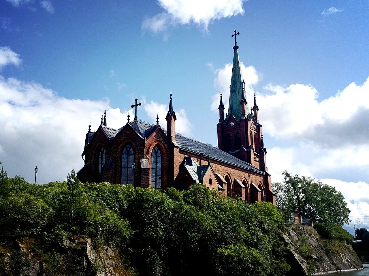 Trollhättans kyrka