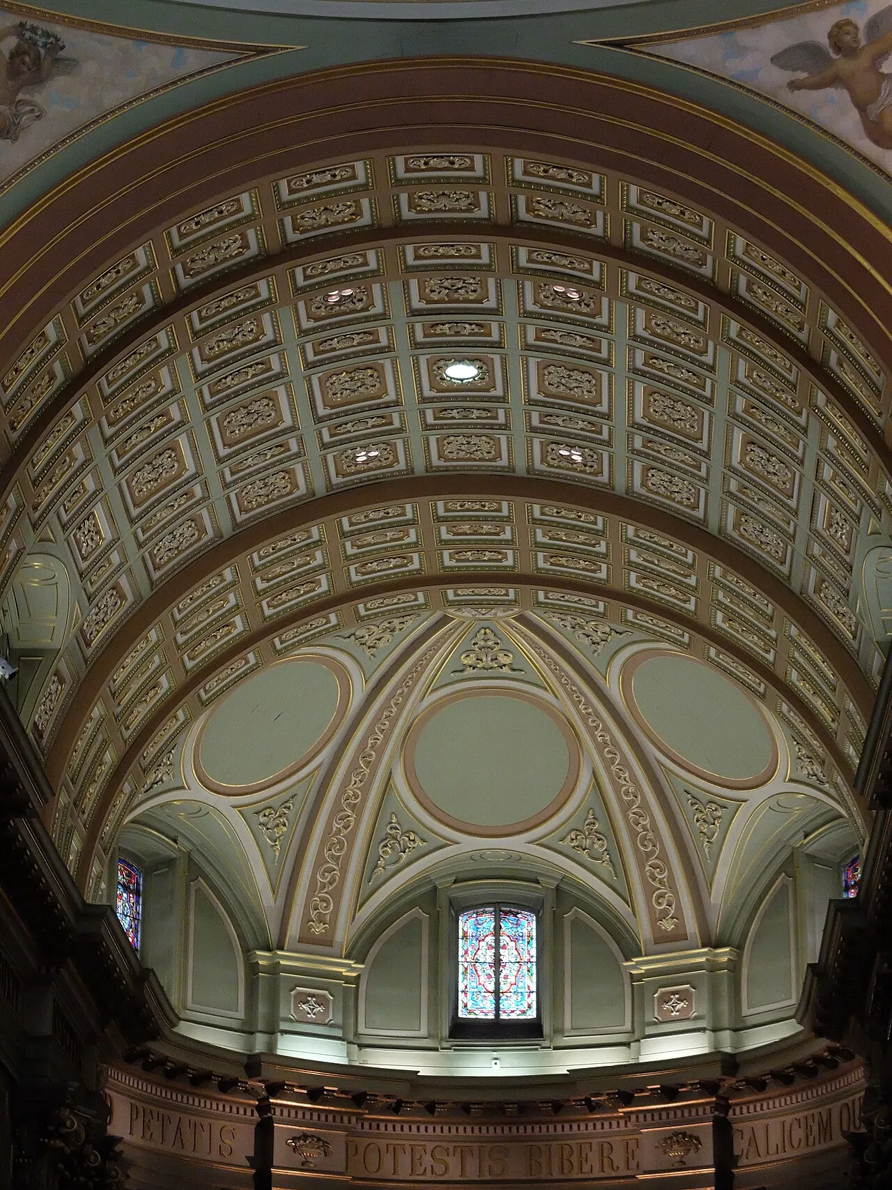 Basilique-cathedrale Marie-Reine-du-Monde