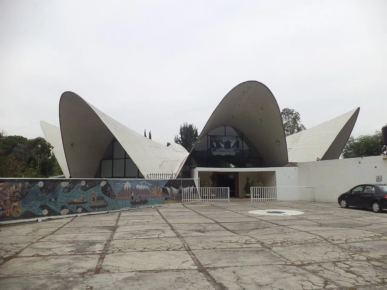 Los Manantiales Restaurant