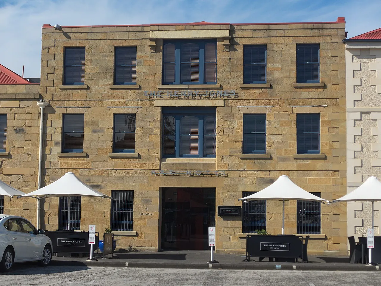 Henry Jones Art Hotel