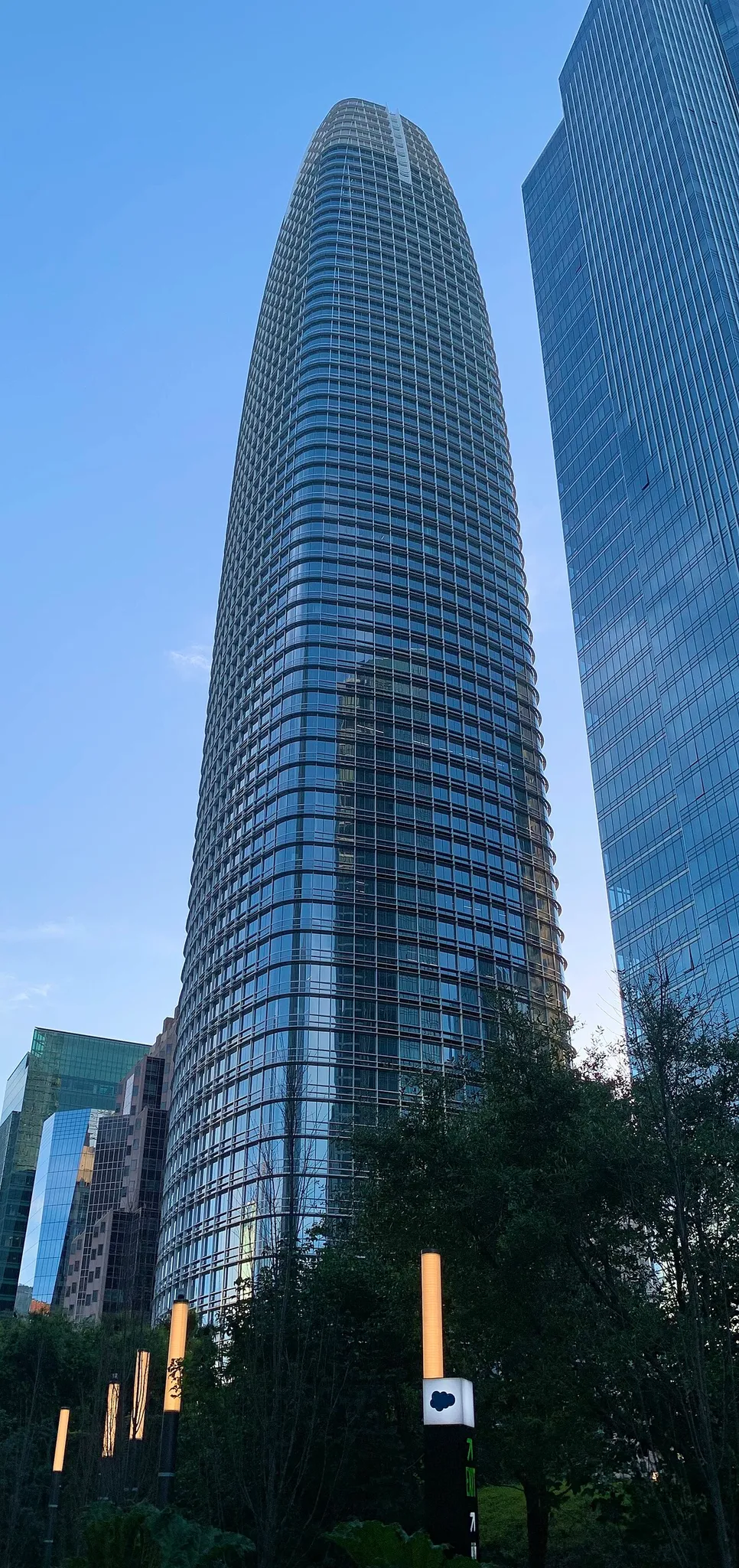 Salesforce Tower