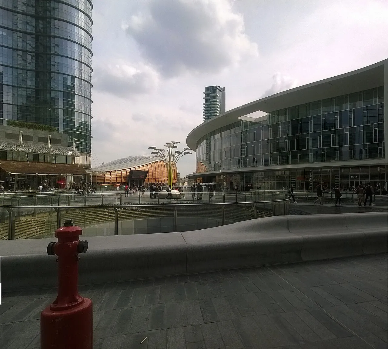 Piazza Gae Aulenti