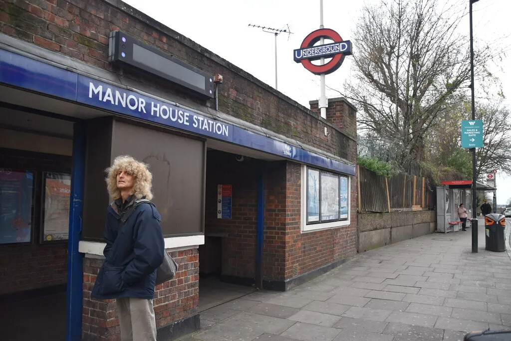 Manor House tube station