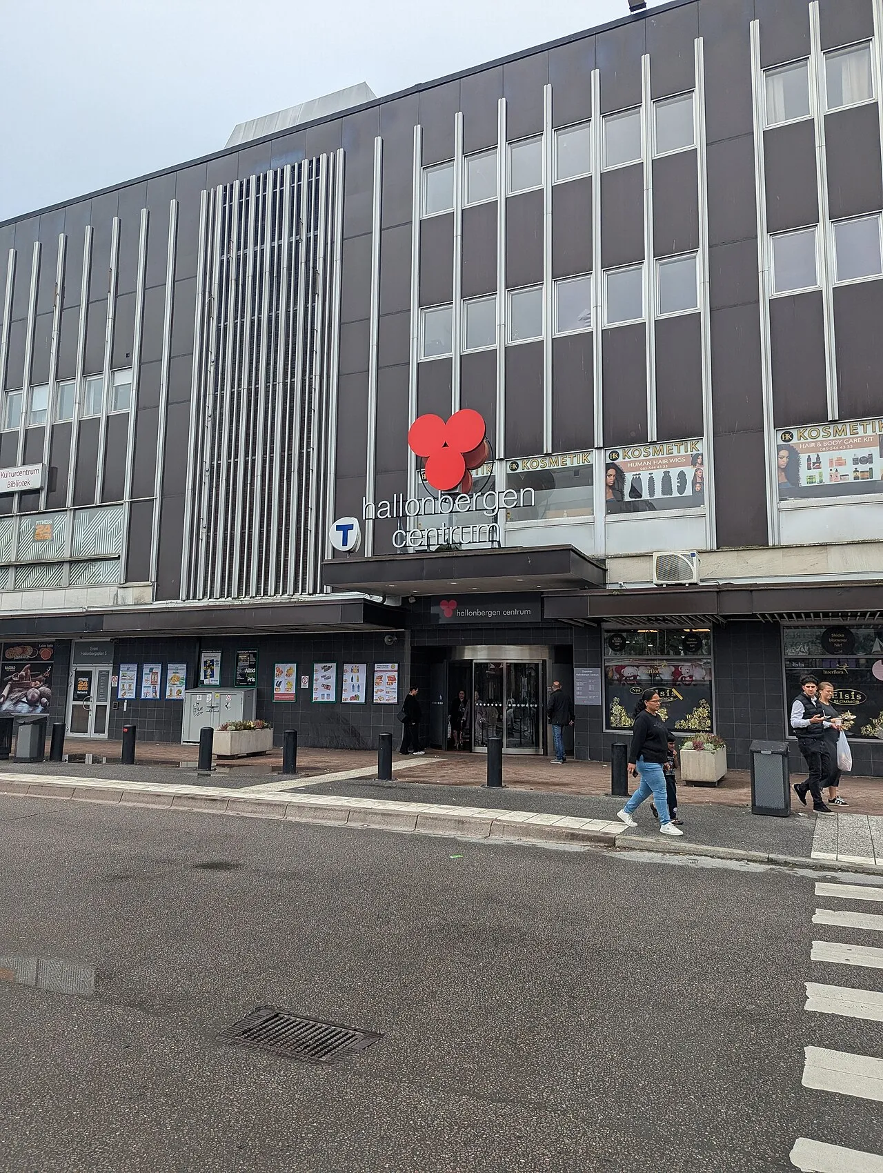 Hallonbergen metro station
