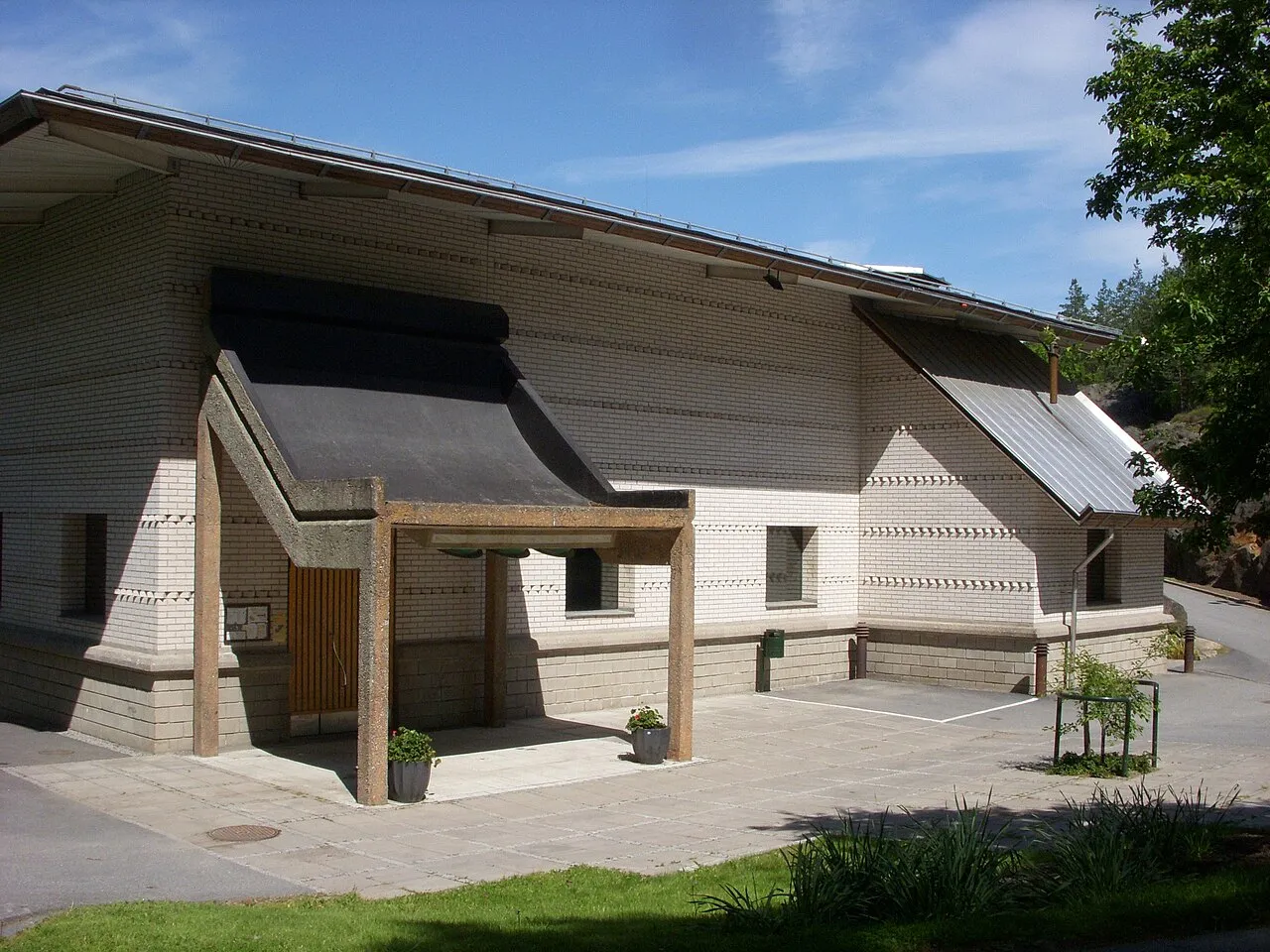 Vårby gårds kyrka
