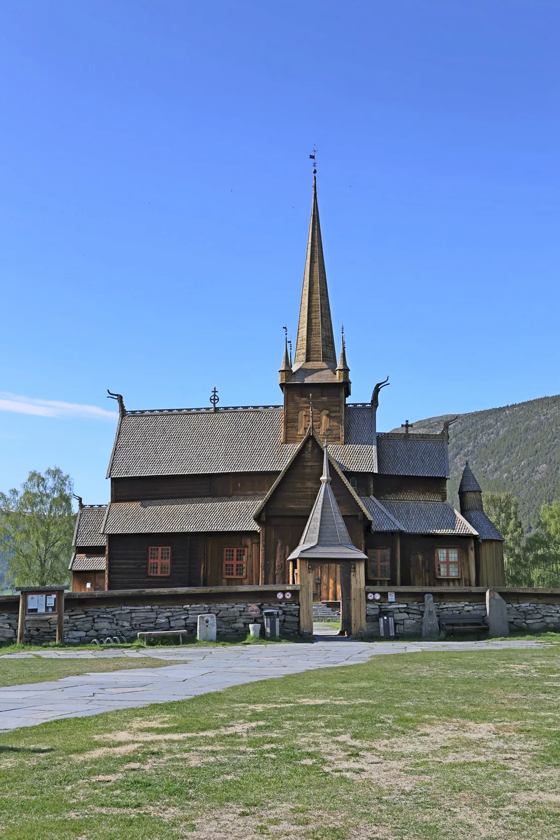 Lom stavkyrkje