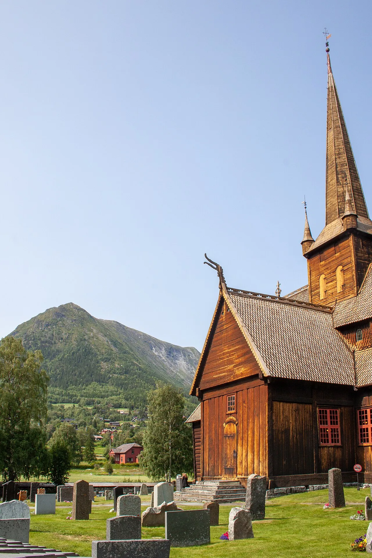 Lom stavkyrkje