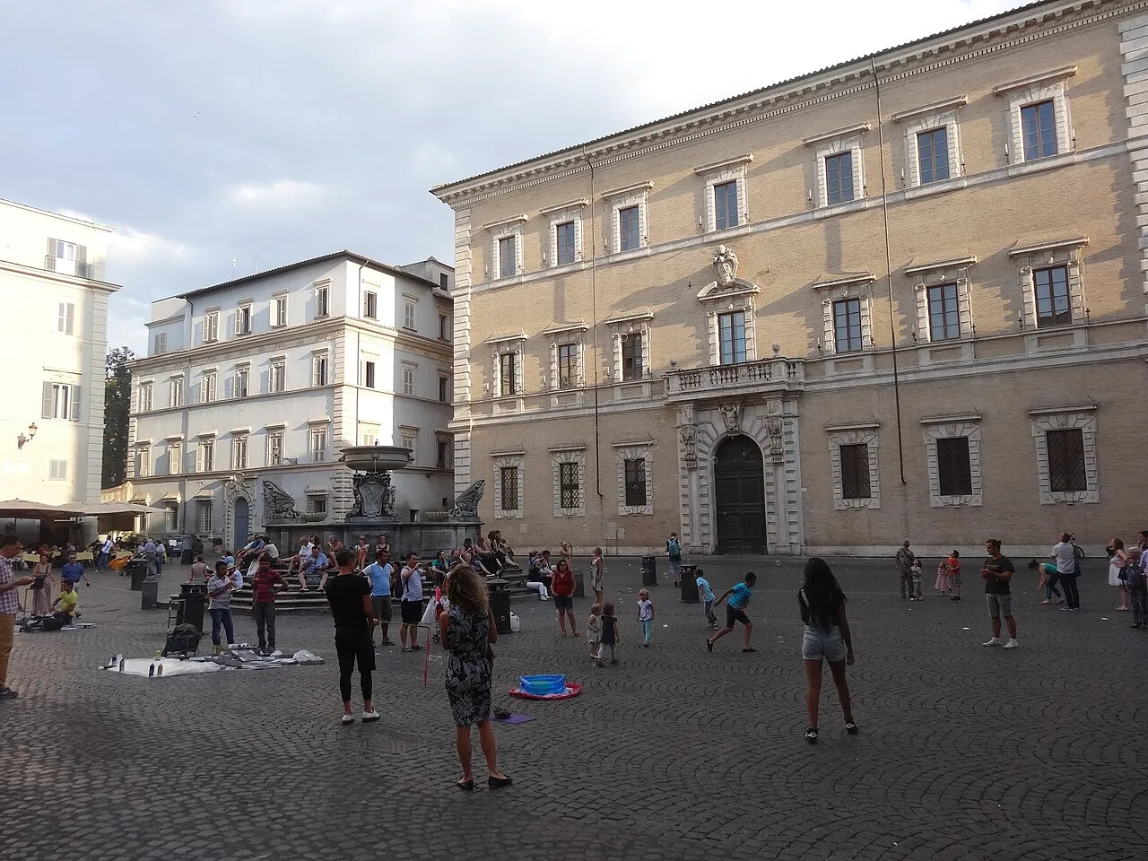 Piazza di Santa Maria in Trastevere