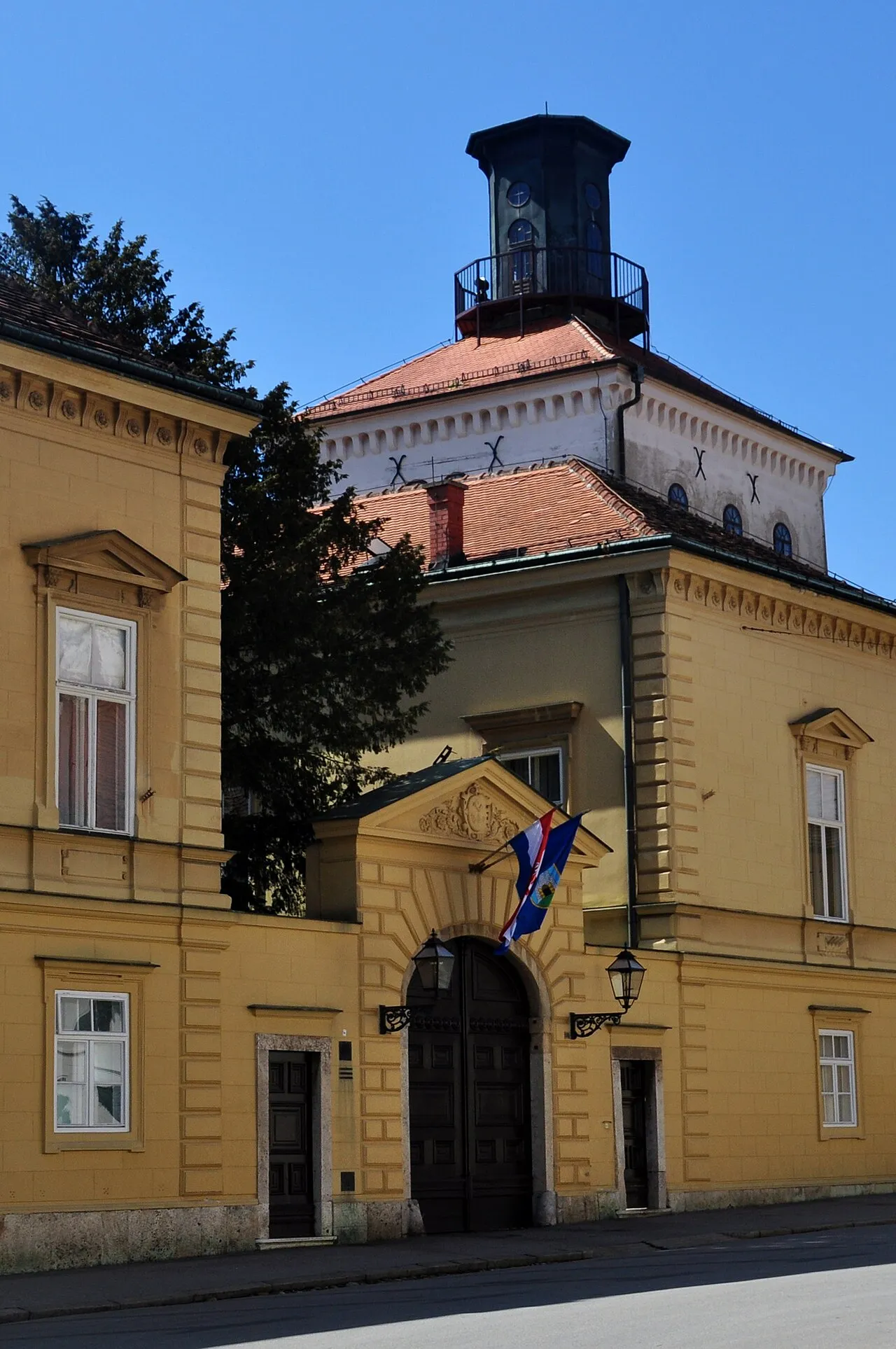 Dverce Palace