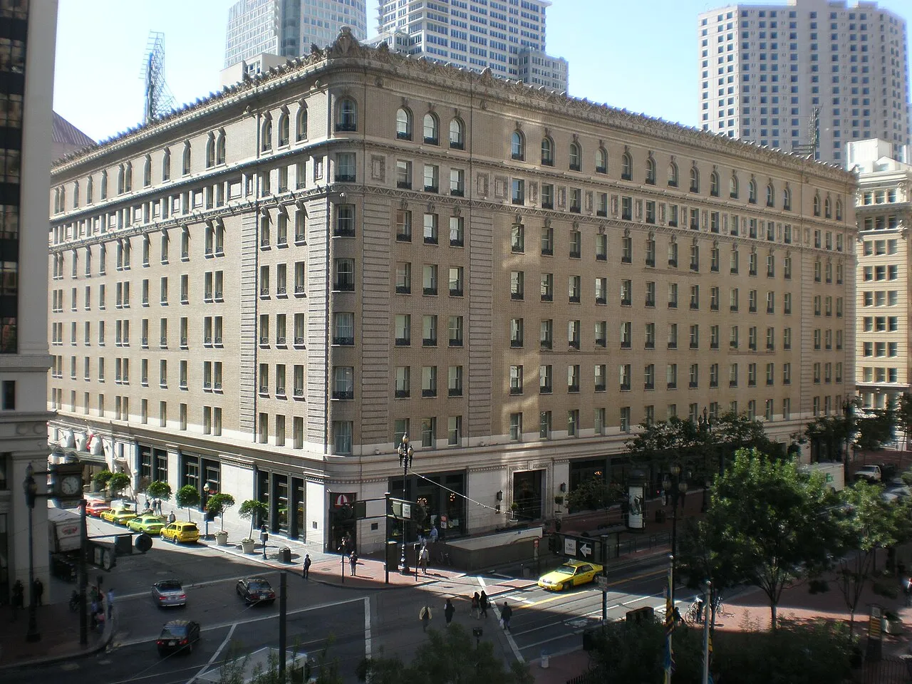 Palace Hotel Garden Court