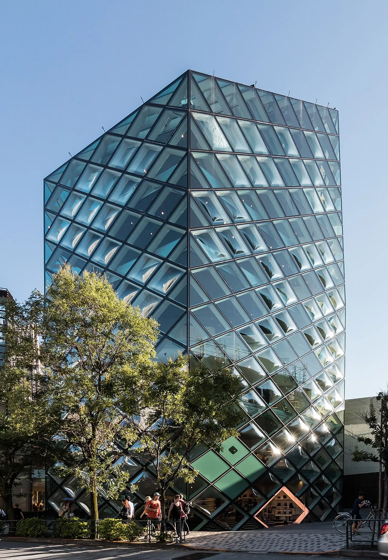 Prada Aoyama