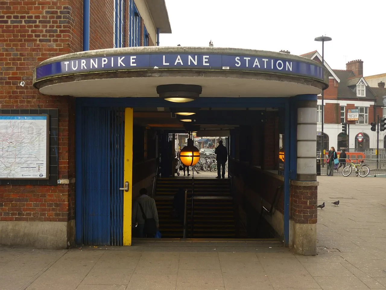 Turnpike Lane tube station