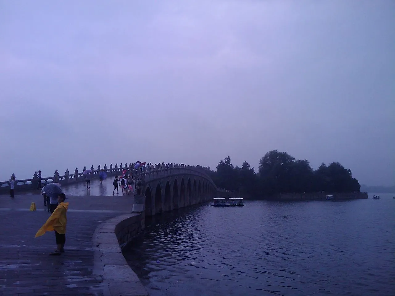 Seventeen-Arch Bridge